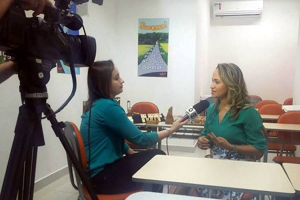 Equipe da Globo em entrevista com Alessandra Trentino, franqueada do SUPERA Cuiabá (MT)