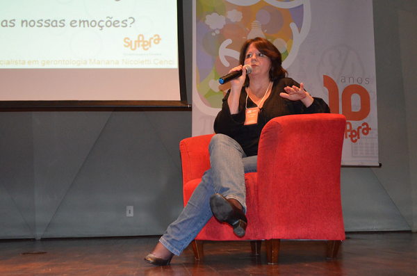 Mariana Cenci, dona da Franquia de Curso no Continente, em Florianópolis, realiza palestra na Semana Mundial do Cérebro 