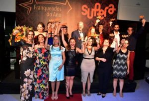 Franqueados do SUPERA, uma das franquias em alta mais inovadoras do mercado, comemoram troféu e conquistas do ano